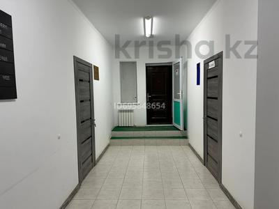 Аренда коммерческой недвижимости в Атырауской обл.: Свободное назначение, офисы, кабинеты и рабочие места · 15 м² за 60 000 〒 Свободное назначение, офисы, кабинеты и рабочие места · 15 м² за 60 000 〒 в Атырау, мкр Нурсая