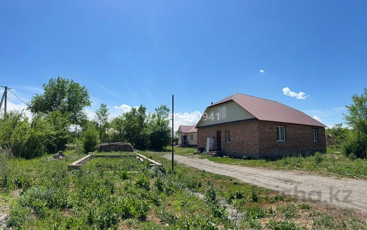 Отдельный дом · 4 комнаты · 110 м² · 10 сот., 22 мкрн, Кудайбердиева 18 за 30 млн ₸ в Усть-Каменогорске, Меновное — фото 2