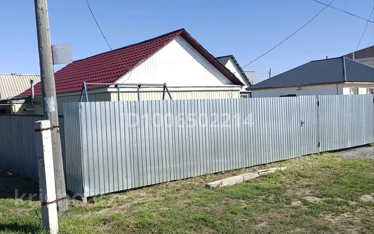 Отдельный дом · 3 комнаты · 47.4 м² · 5.6 сот., Жуковского за 15.8 млн 〒 в Костанае — фото 2