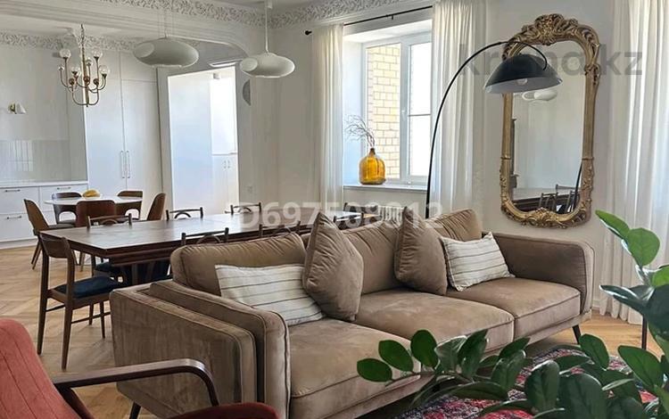 4-бөлмелі пәтер, 160.6 м², 8/10 қабат, Алии Молдагуловой 30б, бағасы: 110 млн 〒 в Актобе — фото 2