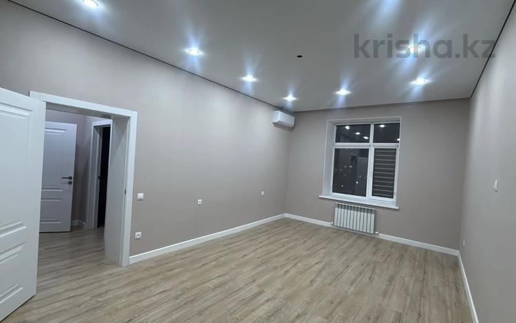 1-комнатная квартира · 53 м² · 4/8 этаж, мкр. Алтын орда, Мангилик Ел за 23.8 млн ₸ в Актобе — фото 2