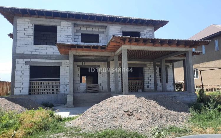 Отдельный дом · 6 комнат · 350 м² · 8 сот., Абылай хана — Центральная улица за 46 млн 〒 в Кемертогане — фото 2