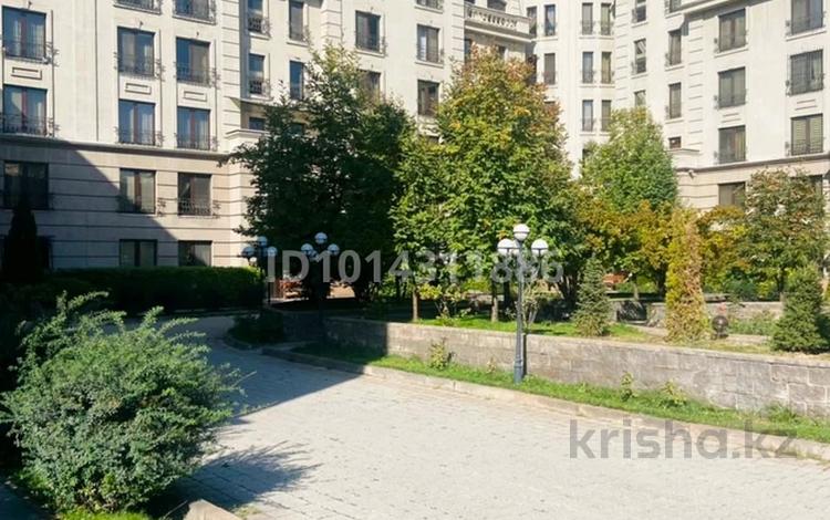 3-комнатная квартира · 110 м² · 1/8 этаж, мкр Мирас 157 за 800 000 ₸ в Алматы, Бостандыкский р-н — фото 2