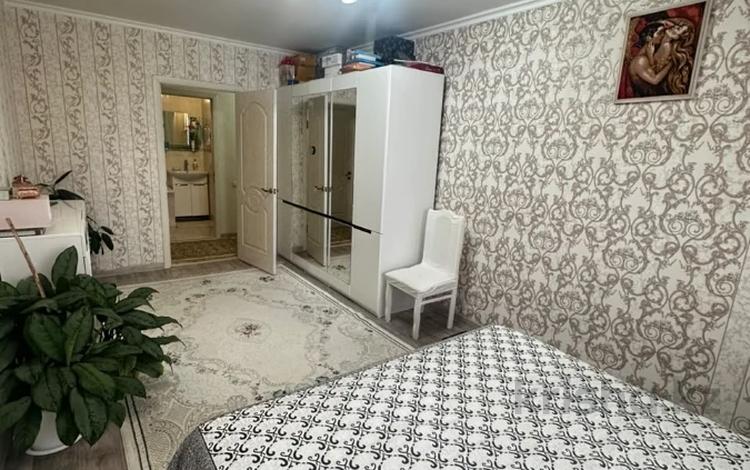 3-бөлмелі пәтер · 105 м² · 8/9 қабат, 12 ш/а., бағасы: 27.8 млн ₸ в Актобе, мкр 12 — фото 2