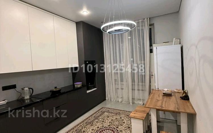3-комнатная квартира · 70 м² · 1/13 этаж, Райымбека 348/1 за 350 000 ₸ в Алматы, Ауэзовский р-н — фото 2