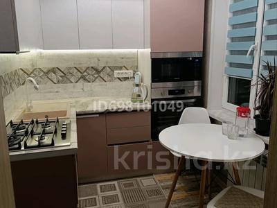 Продажа квартир в Алматинской обл.: 3-комнатная квартира · 62 м² · 3/4 этаж, 2 микрорайон 12 — Средняя школа #2 за 23 млн 〒 3-комнатная квартира · 62 м² · 3/4 этаж, 2 микрорайон 12 — Средняя школа #2 за 23 млн 〒 в Конаеве (Капчагай)