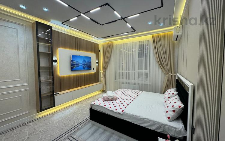 1-комнатная квартира · 54 м² · 3 этаж, Сырым батыра 5 за 20 000 ₸ в Шымкенте — фото 2
