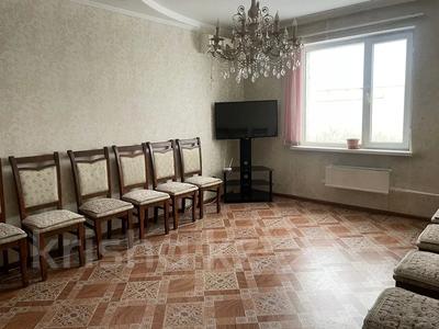 4-комнатная квартира, 85 м², 4/5 этаж помесячно, Гарышкер за 200 000 〒 в Талдыкоргане