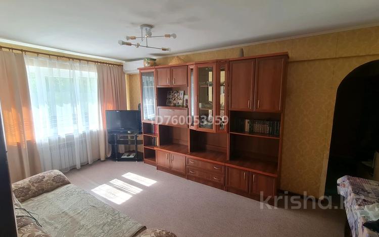 3-бөлмелі пәтер · 49 м² · 1/5 қабат, Мухамеджанова 14, бағасы: 200 000 ₸ в Балхаше — фото 2