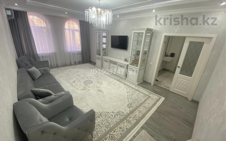 2-комнатная квартира · 84 м² · 1/5 этаж, мкр Нурсая, Акжарма 10 за 35 млн ₸ в Атырау — фото 2