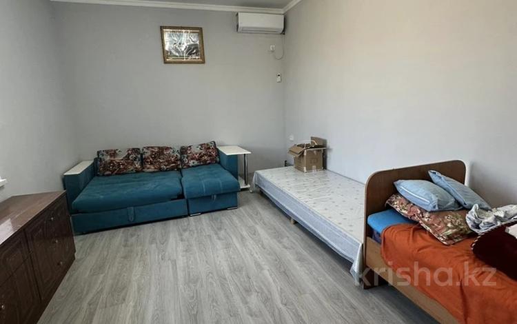 Часть дома · 1 комната · 30 м² · 8 сот., Самал-3 Естемес би 10 за 100 000 ₸ в Шымкенте — фото 2