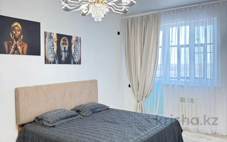 3-комнатная квартира · 100 м² · 4/10 этаж, мкр Нурсая, Абулхаир хана 70 за 28 000 〒 в Атырау — фото 2