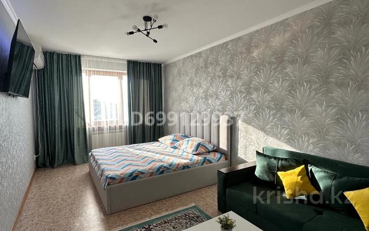 2-бөлмелі пәтер · 65 м² · 6/9 қабат, мкр 8 16, бағасы: 13 000 ₸ в Актобе — фото 2