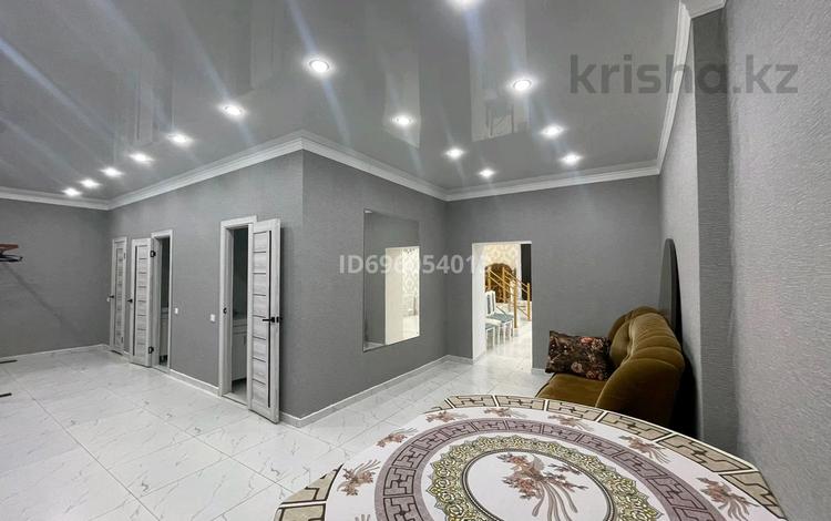 Дом · 8 комнат · 400 м², Дмитриева 34 — Микрорайон Бейбитшилик за 130 000 ₸ в Кокшетау — фото 4