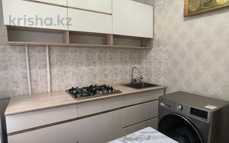 2-комнатная квартира · 45 м² · 2/5 этаж, Абая за 16.5 млн ₸ в Уральске — фото 2