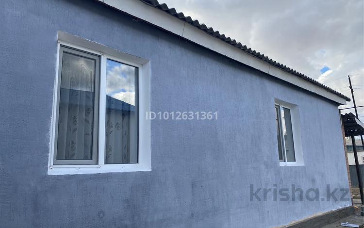 Отдельный дом · 3 комнаты · 100 м², мкр Атырау, Станционная 4 2 — Рядом Акбосага за 130 000 ₸ — фото 2