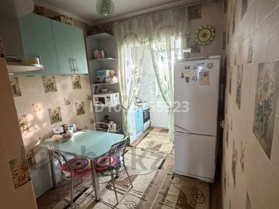 3-бөлмелі пәтер · 64 м² · 5/5 қабат, Алатау ш/а. 100 — Братская улица, бағасы: 18 млн ₸ в Таразе, мкр Алатау