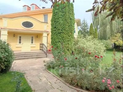 Аренда домов или дач в Алматы: Отдельный дом · 6 комнат · 290 м², мкр Мирас, Кошек батыра — Аль-Фараби за 2.5 млн 〒 Отдельный дом · 6 комнат · 290 м², мкр Мирас, Кошек батыра — Аль-Фараби за 2.5 млн 〒 в Алматы, Бостандыкский р-н