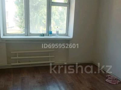 1-бөлмелі пәтер · 30 м² · 2/5 қабат, Рысқұлов 37 Б — Торговый аялдамасы, Шағын бвзардың арты, бағасы: 5.5 млн ₸ в Таразе