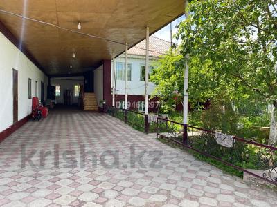 Отдельный дом · 7 комнат · 150 м² · 18 сот., Мусабаева 22 — Центральная улица за 32 млн ₸ в Умбетали