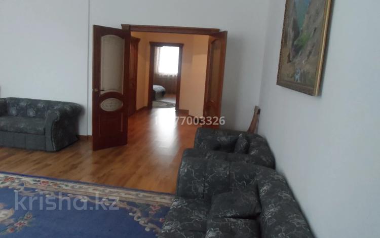2-комнатная квартира · 102 м² · 11/12 этаж, ул Достык 13 — Байтерека за 378 000 ₸ в Астане, Есильский р-н — фото 9