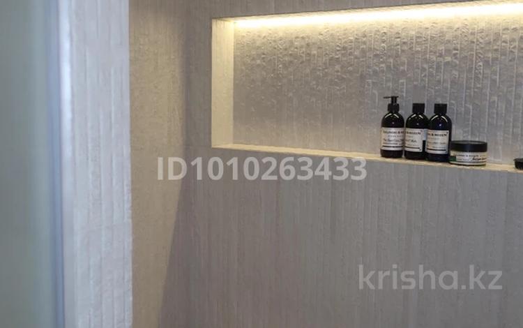 4-комнатная квартира · 158.3 м² · 4/12 этаж, Жарокова 218 за 225 млн ₸ в Алматы, Бостандыкский р-н — фото 2