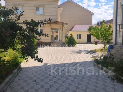 Жеке үй · 10 бөлме · 500 м² · 12 жүзд., "Шығыс 1" ш/а. 290/6 — Жолдың қасы, бағасы: 115 млн ₸ в Актау, мкр "Шыгыс 1"