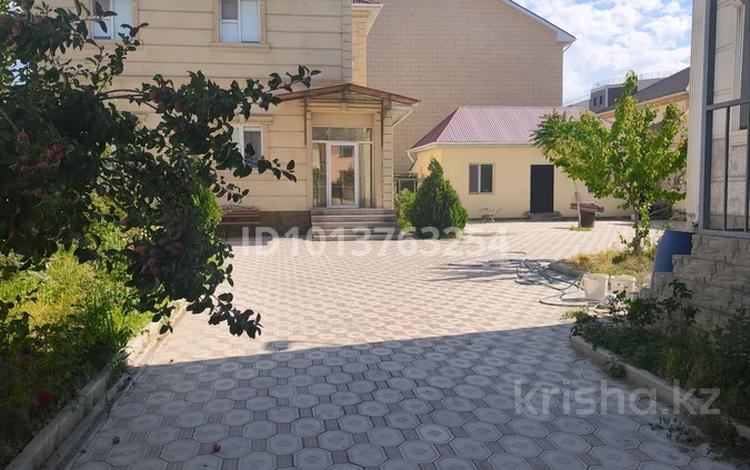 Жеке үй · 10 бөлме · 500 м² · 12 жүзд., "Шығыс 1" ш/а. 290/6 — Жолдың қасы, бағасы: 115 млн ₸ в Актау, мкр "Шыгыс 1" — фото 2