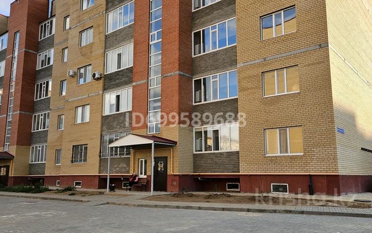 1-комнатная квартира · 55 м² · 3/5 этаж, мкр. Алтын орда, О. Татеулы за 23 млн ₸ в Актобе — фото 4