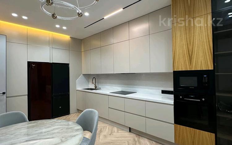 3-комнатная квартира · 130.7 м² · 4/9 этаж, Туран 3, 3в, 3д, 3/1, 3/2, 3/3, 3/4, 5/2, 5/3, 5/4, 5/5, 5/6, 5/7, 5/8, 5/9 за 120 млн ₸ в Астане, Нура р-н — фото 2