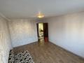 2-комнатная квартира · 55 м² · 5/5 этаж, мкр Арай-2 18 — Сдам 2-комнатную квартиру в мкр. Арай-2 Сдается просторная и светлая 2-комнатная квартира на 5 этаже. В квартире выполнен свежий косметический ремонт. Комнаты просторные и светлые, установлены пластиковые окна, металлическая входная дверь. Есть балкон. Имеется необходимое для проживания: * газовая плита; * кухонный гарнитур; * стол и стулья; * шкаф для одежды; * ванна и санузел. Чистый подъезд, спокойные соседи. Рядом находятся школы, детские сады, магазины, аптеки, остановки общественного транспорта. Квартира сдается на длительный срок порядочным и ответственным жильцам. за 100 000 ₸ в Таразе — фото 19