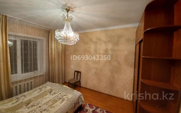 4-комнатная квартира, 80 м², 3/5 этаж, Жунисалиева — ул. Айтиева за 33 млн 〒 в Таразе — фото 3