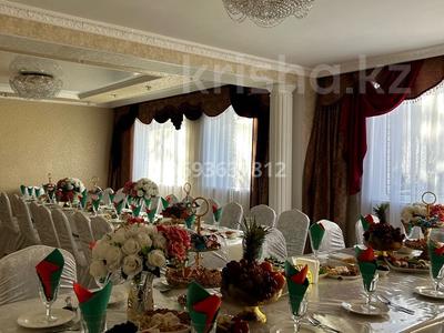 Дом · 7 комнат · 500 м², Жаркент 13 — Юго восток левая сторона за 120 000 〒 в Астане, Алматы р-н