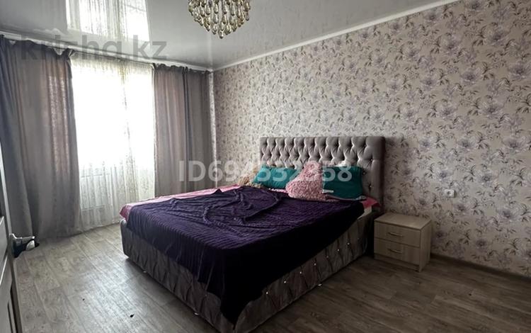 3-комнатная квартира · 80 м² · 4/12 этаж, 12-й мкр 37 за 200 000 ₸ в Актау — фото 2