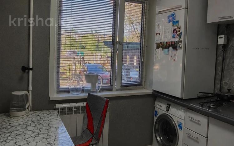 2-комнатная квартира · 44 м² · 1/5 этаж, Майкудук, 15й микрорайон за 10 млн ₸ в Караганде, Алихана Бокейханова р-н — фото 6