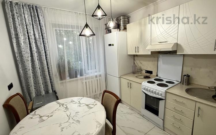 3-комнатная квартира · 65 м² · 2/5 этаж, мкр Юго-Восток, мкр Степной 2 за 27.9 млн ₸ в Караганде, Казыбек би р-н — фото 2