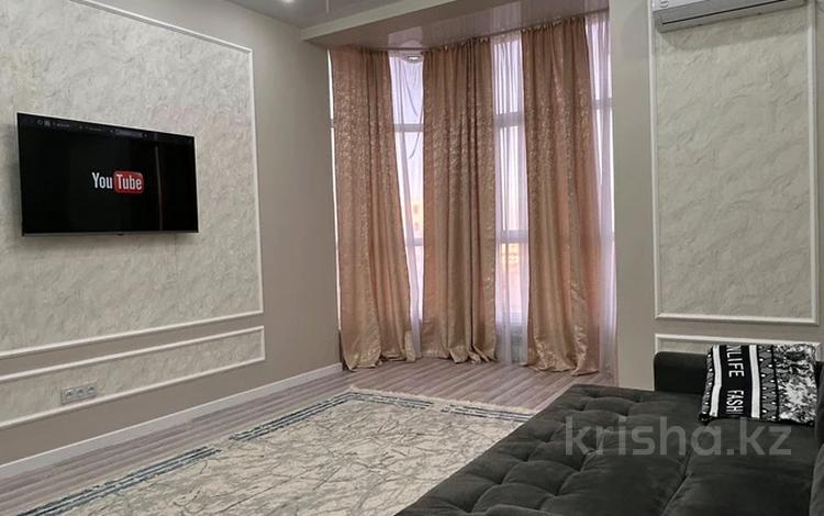 2-бөлмелі пәтер · 71 м² · 13/16 қабат, 16-й мкр 64 — ТРК Актау, бағасы: 300 000 ₸ — фото 2