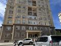 4-комнатная квартира · 145 м² · 7/9 этаж, 31Б мкр 3 — Продается 4-комнатная квартира в Актау, 32Б мкр, дом 3. 7/9 этаж, общая площадь — 145 м². Квартира объединена из двух 2-комнатных квартир, удобная и просторная планировка. • Большой зал — 40 м² • 2 санузла • 4 кондиционера • Посудомоечная машина Bosch • Двухдверный холодильник Samsung • Вся мебель и техника остаются, кроме 2 телевизоров Квартира чистая, светлая, очень просторная. Подходит как за наличный расчет, так и в ипотеку. Тел: 87751514555 Нуржамал за 52 млн ₸