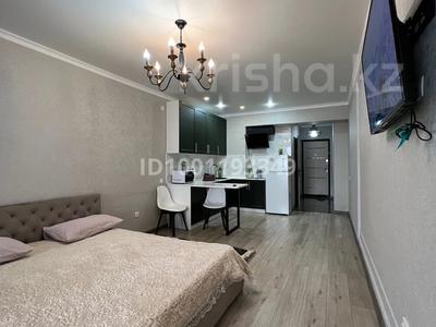 Аренда квартир по часам в Алматы: 1-комнатная квартира · 40 м² · 10/12 этаж · по часам, Тулебаева 49/1 — Гоголя за 3 000 〒 1-комнатная квартира · 40 м² · 10/12 этаж · по часам, Тулебаева 49/1 — Гоголя за 3 000 〒 в Алматы, Медеуский р-н