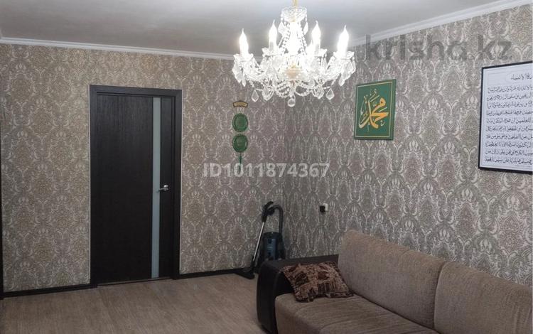 2-комнатная квартира · 44.7 м² · 4/5 этаж, Майкудук, 12й микрорайон 63а за 12 млн ₸ в Караганде, Алихана Бокейханова р-н — фото 2