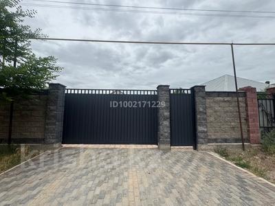 Отдельный дом · 5 комнат · 180 м² · 5.5 сот., Панфилова 121 — Недалеко от мечети «Сат» за 36 млн 〒 в Каргалы (п. Фабричный)