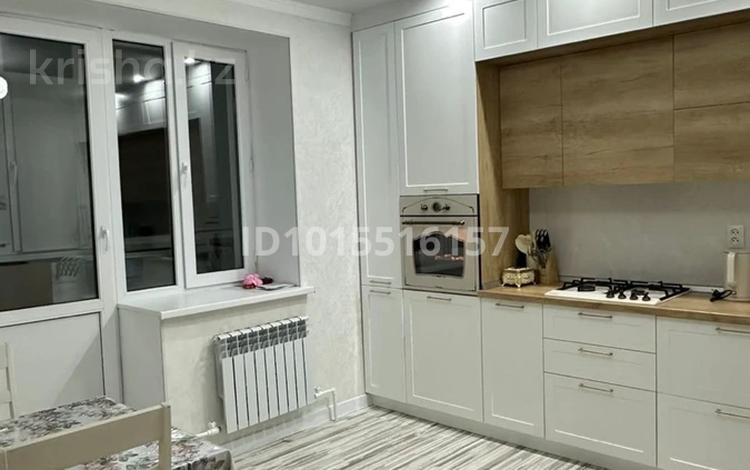 2-бөлмелі пәтер · 77 м² · 5/6 қабат, Алтын орда ш/а. 29 — За автоцоном новые дома, бағасы: 23.5 млн ₸ в Актобе, мкр. Алтын орда — фото 2