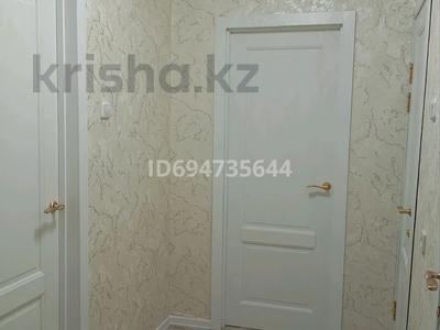3-бөлмелі пәтер · 55 м² · 1/5 қабат, Камзина 25 — Вокзал, бағасы: 15 000 ₸ в Аксу