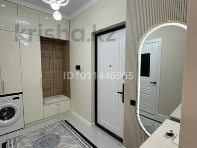 3-комнатная квартира · 90 м² · 8/13 этаж, Байдібек би 127/7 13 блок — Напротив авто салон Aster за 400 000 〒 в Шымкенте, Абайский р-н