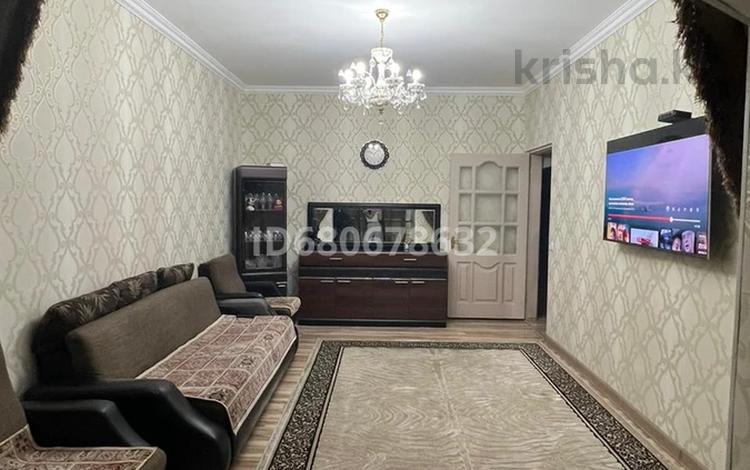 4-комнатная квартира, 90 м², 2/5 этаж, мкр Сайрам 10 — Рядом школа 65, детский сад Акку. за 40 млн 〒 в Шымкенте, Енбекшинский р-н — фото 2