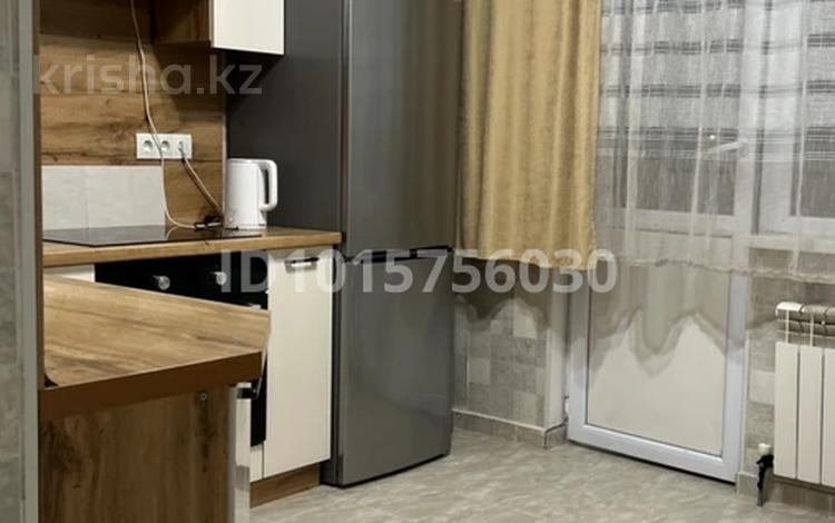 3-комнатная квартира · 70 м² · 9/12 этаж, Кошкарбаева 1140 за 300 000 ₸ в  — фото 2