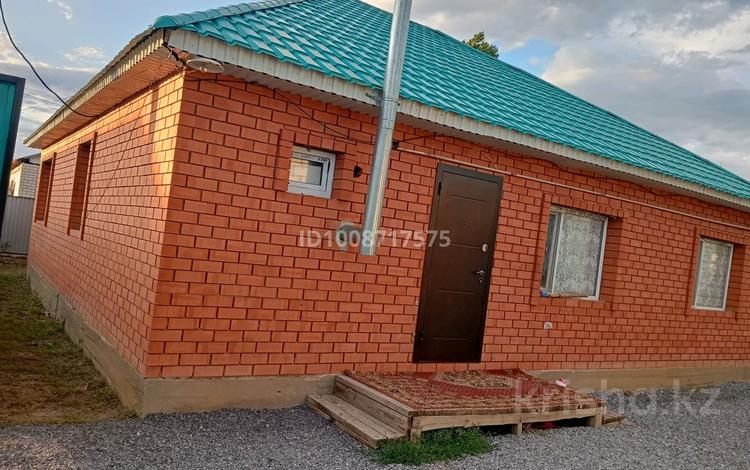 Отдельный дом · 4 комнаты · 120 м² · 10 сот., мкр 41-й разъезд, Мкр 41-й разъезд 18 — Кобыланды батыр за 22 млн 〒 в Актобе — фото 2