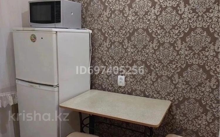 1-бөлмелі пәтер, 32 м², 2/5 қабат ай сайын, Едыге 61, бағасы: 75 000 〒 в Павлодаре — фото 2