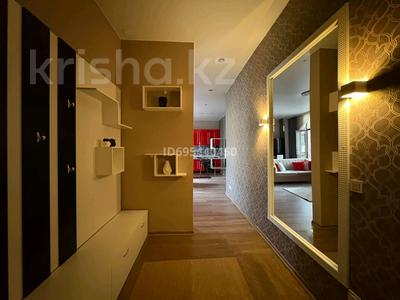 2-бөлмелі пәтер · 80 м² · 3/5 қабат, Дружбы народов 2/2, бағасы: 300 000 ₸ в Усть-Каменогорске