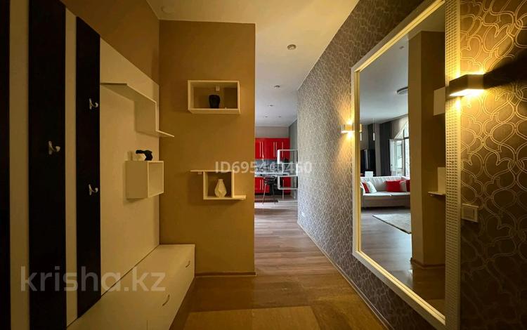 2-бөлмелі пәтер · 80 м² · 3/5 қабат, Дружбы народов 2/2, бағасы: 300 000 ₸ в Усть-Каменогорске — фото 208